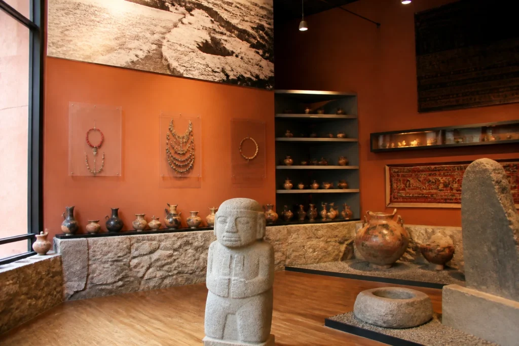Archaeological and ethnographic display inside Museo Inkariy